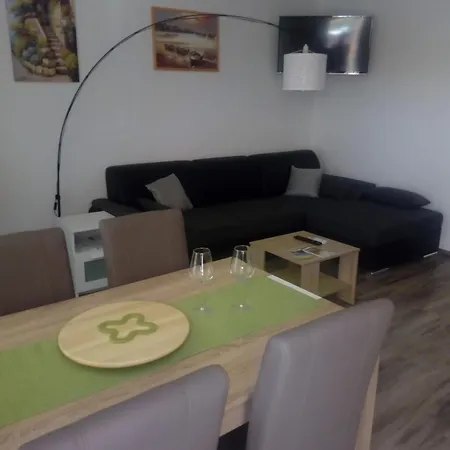 Apartmán With One Bedroom , Mendula Pakoštane